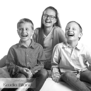 portrait enfants - photo frere et soeur - Studio Bilande - Philippeville-20