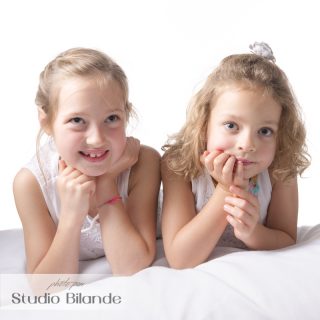 portrait enfants - photo frere et soeur - Studio Bilande - Philippeville-36