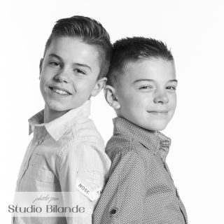 portrait enfants - photo frere et soeur - Studio Bilande - Philippeville-4