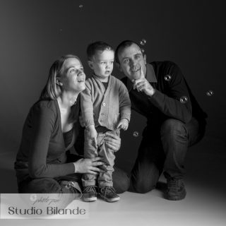 portrait famille - photo papa maman enfants - Studio Bilande - Philippeville-12