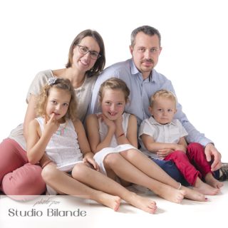 portrait famille - photo papa maman enfants - Studio Bilande - Philippeville-24