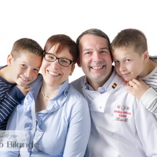 portrait famille - photo papa maman enfants - Studio Bilande - Philippeville-26